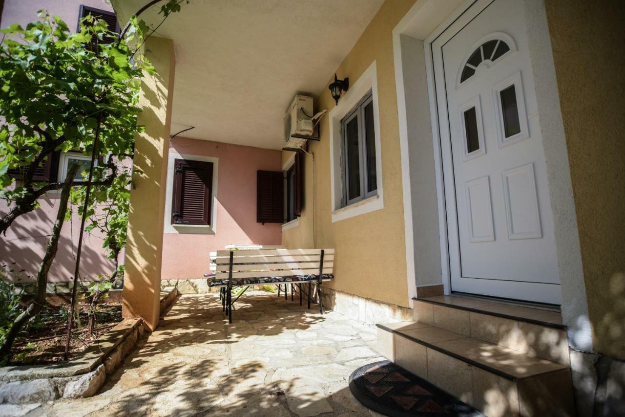 Apartmani Vitkovic II كريس المظهر الخارجي الصورة