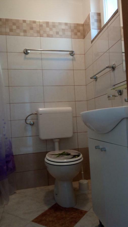 Apartmani Vitkovic II كريس المظهر الخارجي الصورة